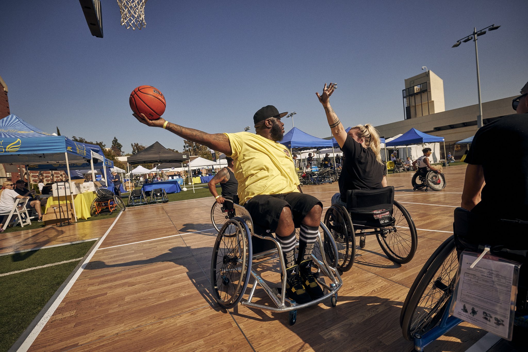 门为他们首 门为他们首